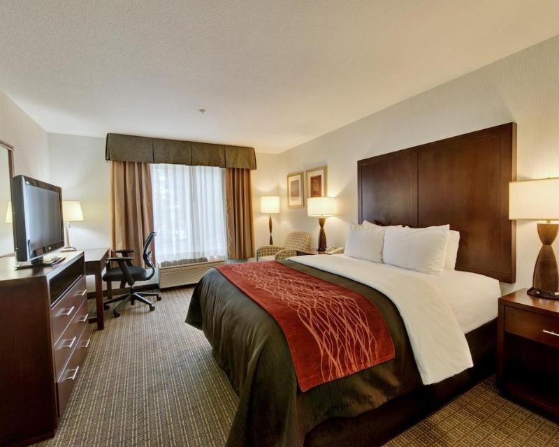 Comfort Inn & Suites-Portland Airport Екстериор снимка