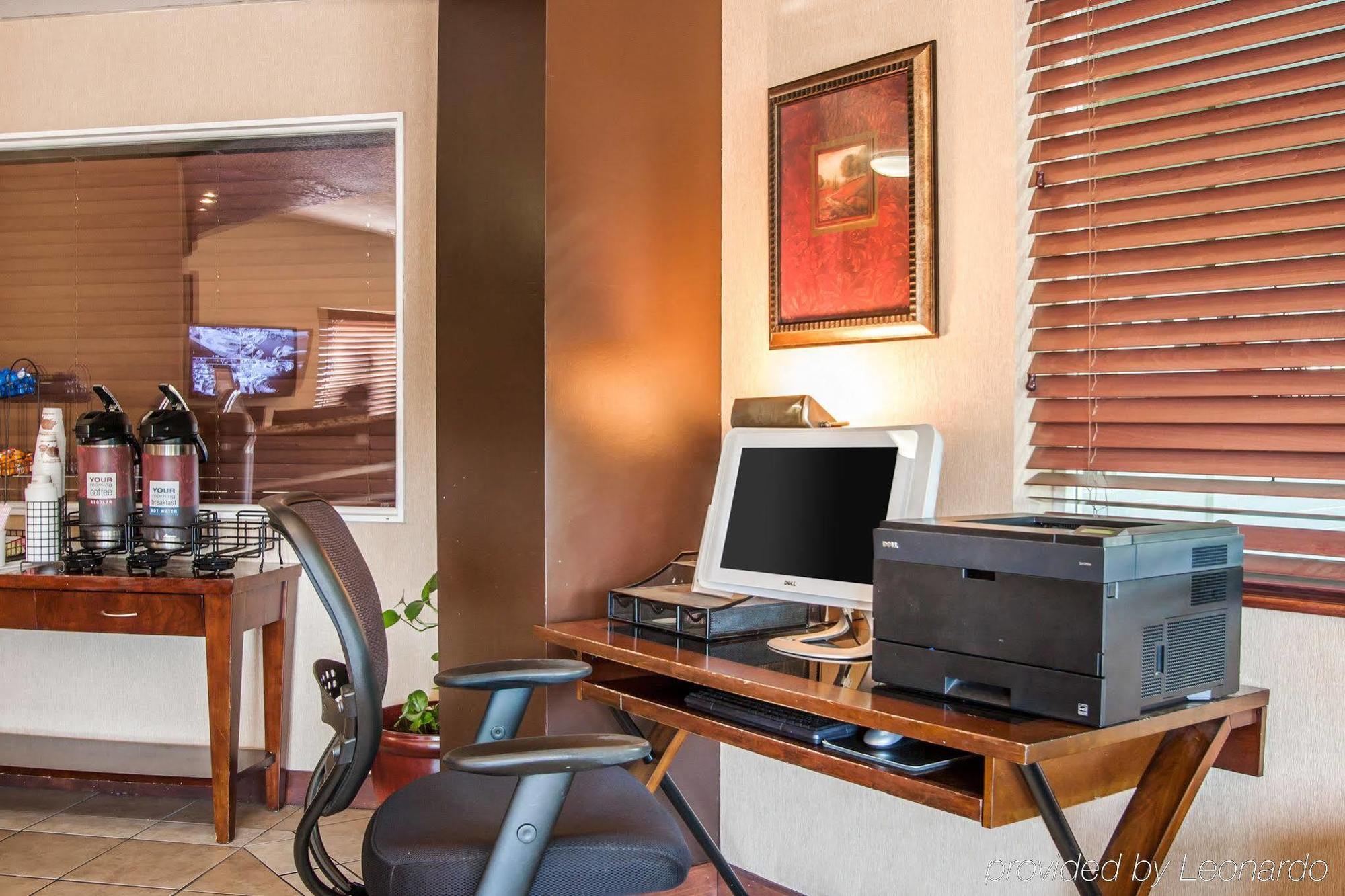 Comfort Inn & Suites-Portland Airport Екстериор снимка