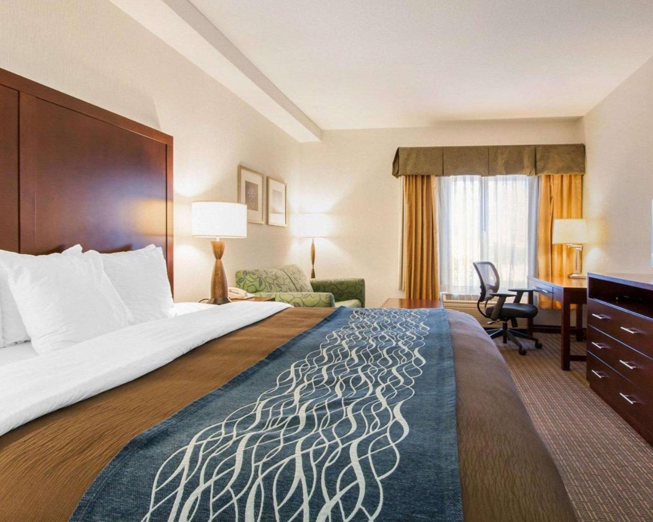 Comfort Inn & Suites-Portland Airport Екстериор снимка